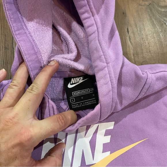 Girls lilac Nike hoodie - Picture 4 of 9